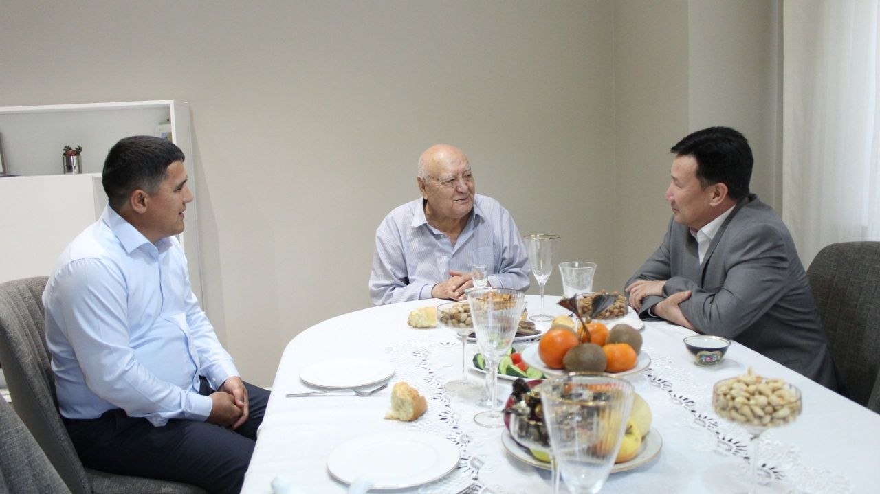 Ustozlarga ehtirom — xalq qadriyatining yorqin ifodasi